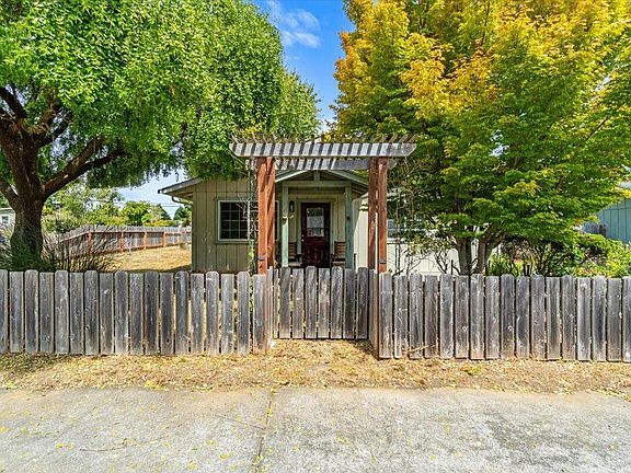 2nd image of 2405 Trina Ct