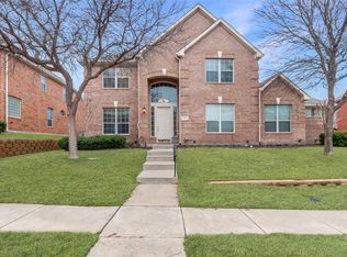 8916 Woodway Dr, Irving, TX 75063