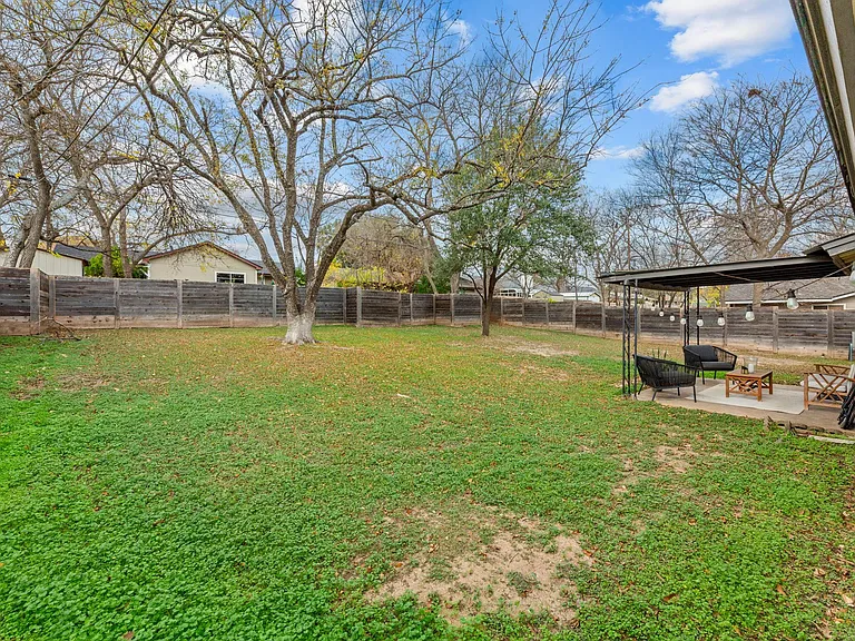 8508 Bradford Dr — Photo 28