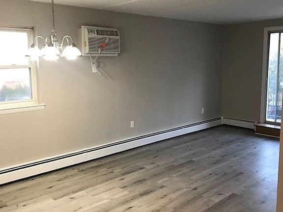 4th image of 420 E Woodland Ave APT 08B