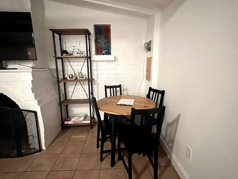 1022 Law St #B — Photo 4