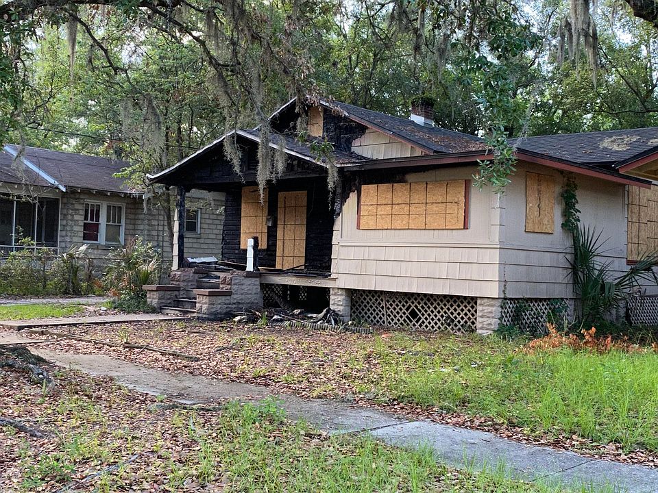 1st image of 643 Basswood St