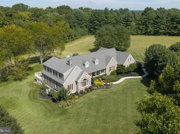 1703 Scott Dr, Newtown, PA 18940