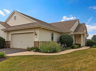 860 N Sandy Ln, Elkhorn, WI 53121