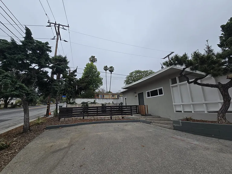 2688 Lake Ave — Photo 24
