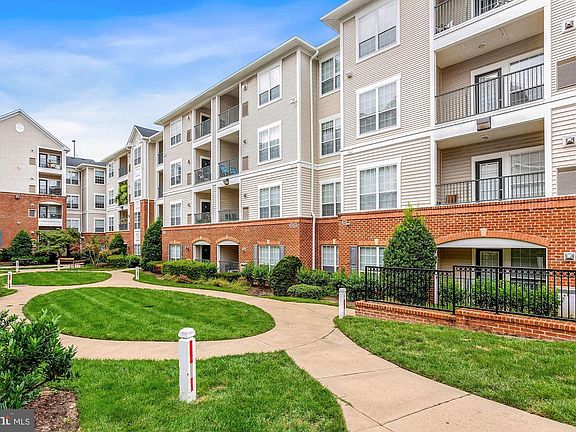 4th image of 4850 Eisenhower Ave Unit 302