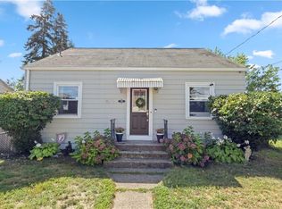 15 Archer St, Pawtucket, RI 02861