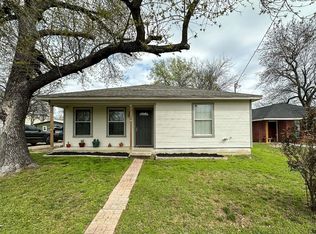 401 S 3rd St, Grandview, TX 76050