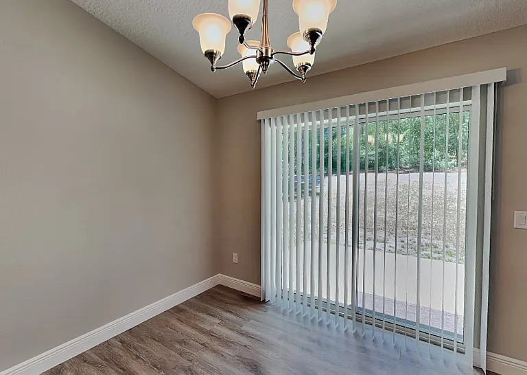 7961 N Primrose Dr — Photo 3