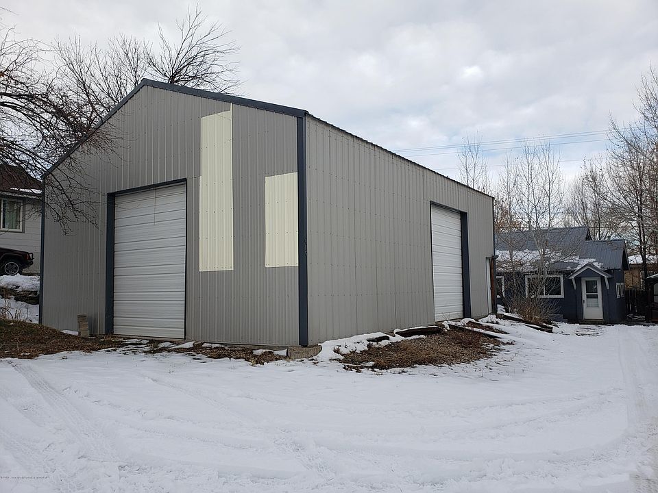2nd image of 915 Breeze St
