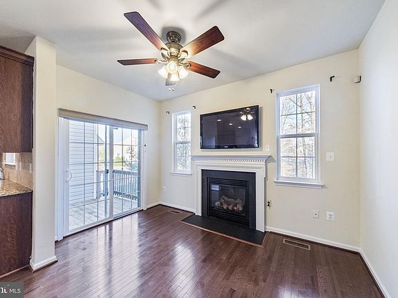 5th image of 1004 Stegman Pl