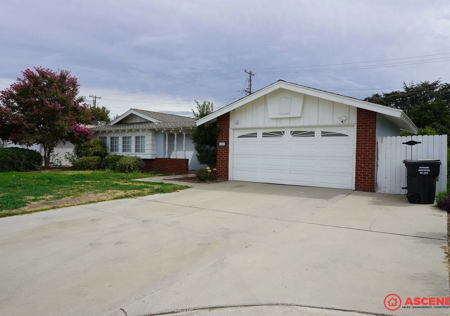 Spacious 4BD/2BA Home in 93309 Solar Powered, Utilities Included! — Photo 1