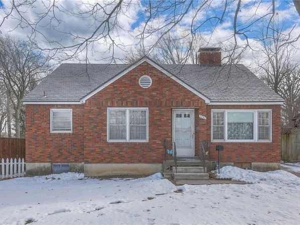 9742 E Winner Rd, Independence, MO 64052