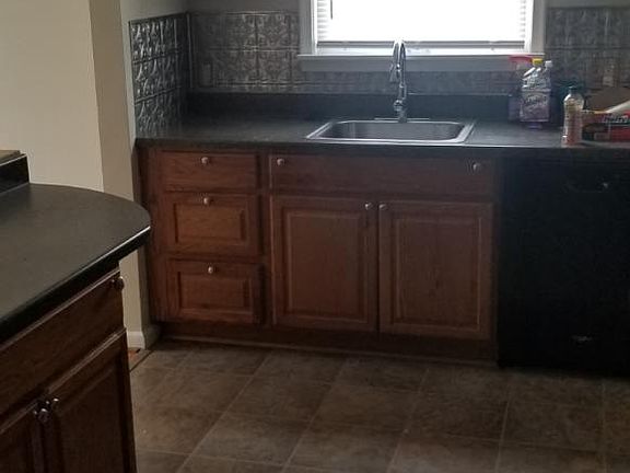 4th image of 81 E Cornell Ave