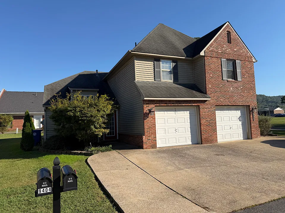 9404 David Smith Ln
