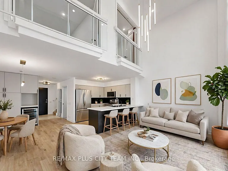 1720 Eglinton Ave E #812 — Photo 4