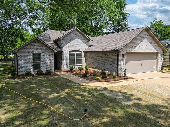 210 S Mulberry St, Alamo, TN 38001 | Zillow