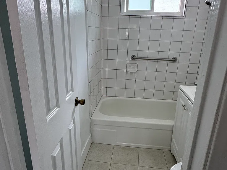 2484 Mohawk St #2 — Photo 5