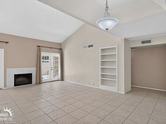 5th image of 2441 E Rancho Dr