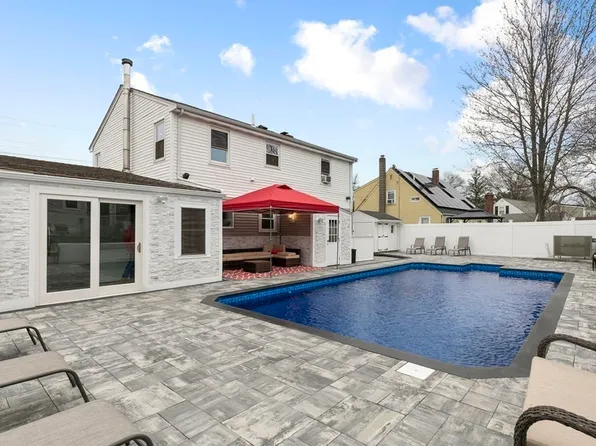 164 Holyoke St, Lynn, MA 01905