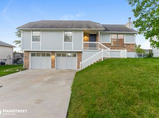 607 Valley Vw, Raymore, MO 64083