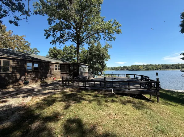 1808 Moonglow Rd, Centralia, IL 62801