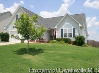 909 Bramblegate Rd, Hope Mills, NC 28348