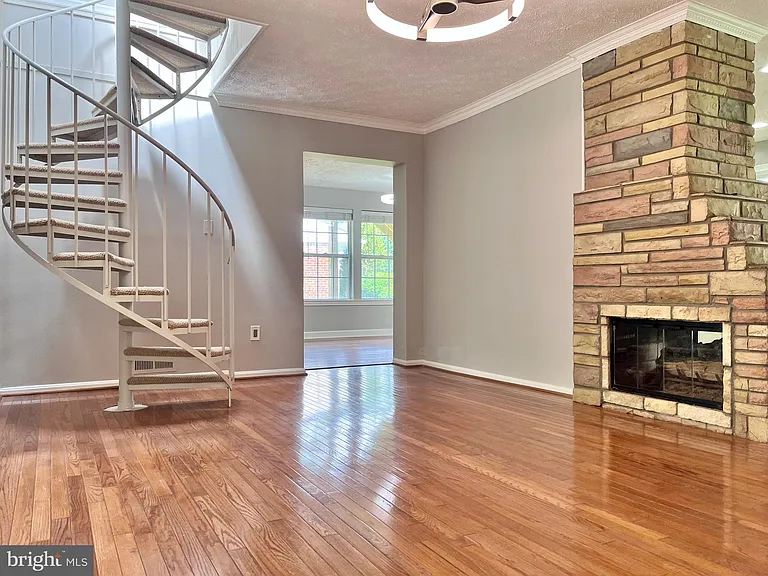5350 Ravensworth Rd — Photo 15