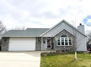 1407 Villa Park COURT, West Bend, WI 53090