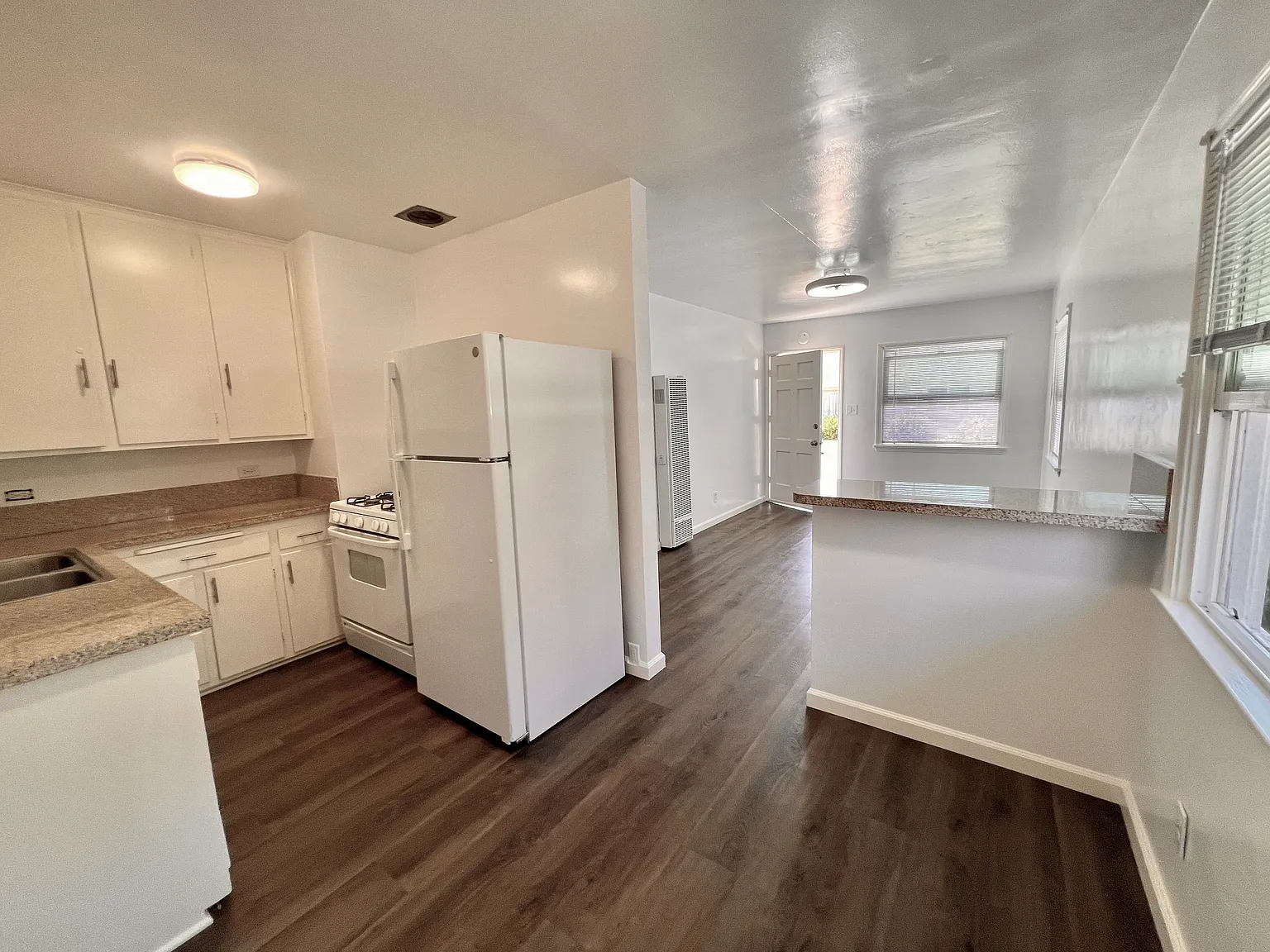 109 Santa Fe Ave — Photo 3