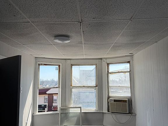 3rd image of 674 Mount Prospect Ave Floor 2