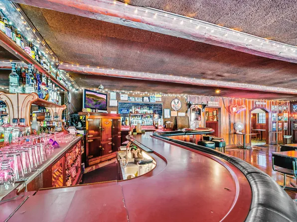 2828 Avenue Of The Giants, Phillipsville, CA 95559