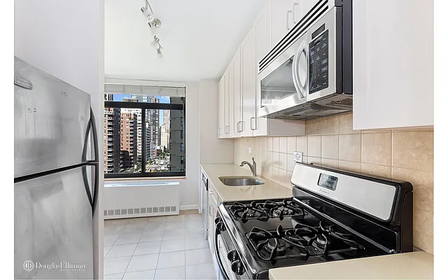 Rented by Douglas Elliman | media 5