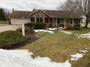 9211 Red Berry Ct, Fort Wayne, IN 46804