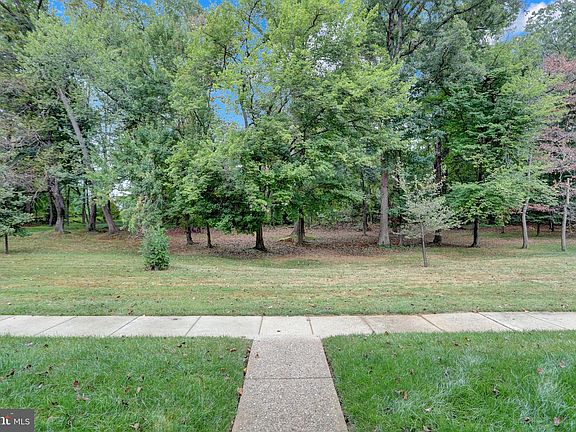 5th image of 4264 Cayuga Rd
