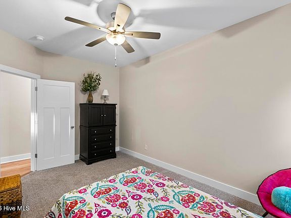 4th image of 320 E Theriault Court