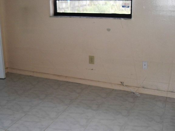 4th image of 3033 NW 213th St