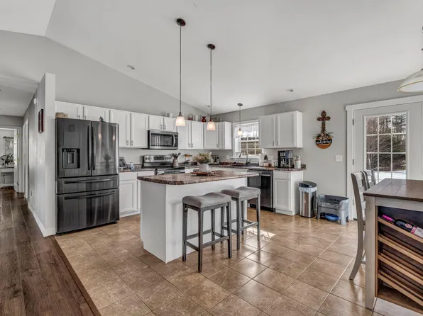 16 Hickory Drive, Wiscasset, ME 04578