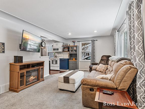 4th image of 15422 Coleman Ave