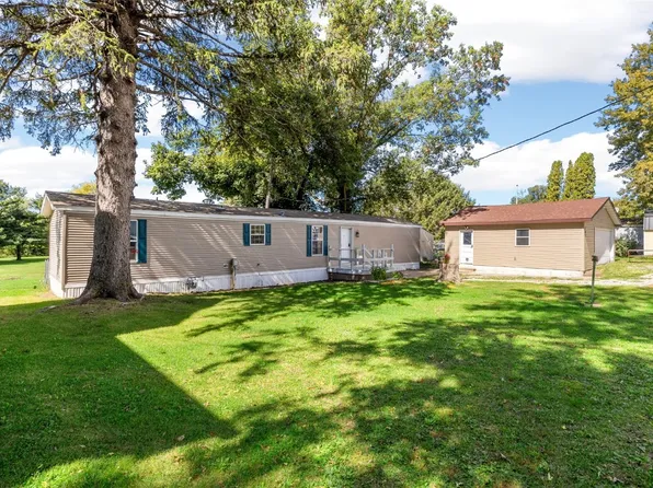 105 26th Ave, Watkins, IA 52354