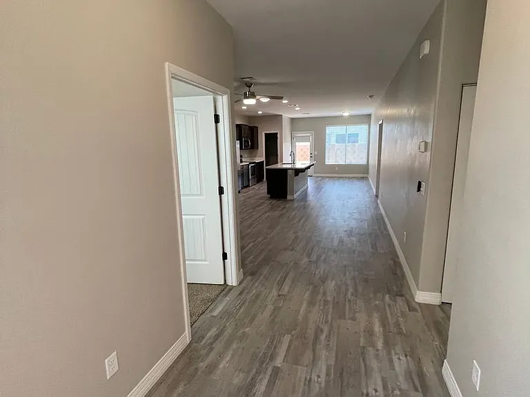 344 E Orchid St — Photo 4