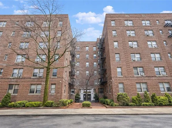 2375 Ocean Avenue image 1 of 24