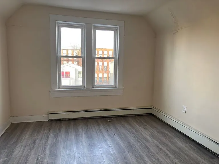 356 Hamilton Ave — Photo 2