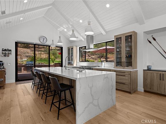3rd image of 2054 Fixlini St