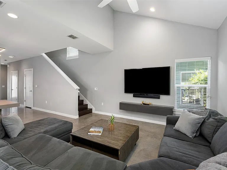 301 W Stassney Ln #12 — Photo 15