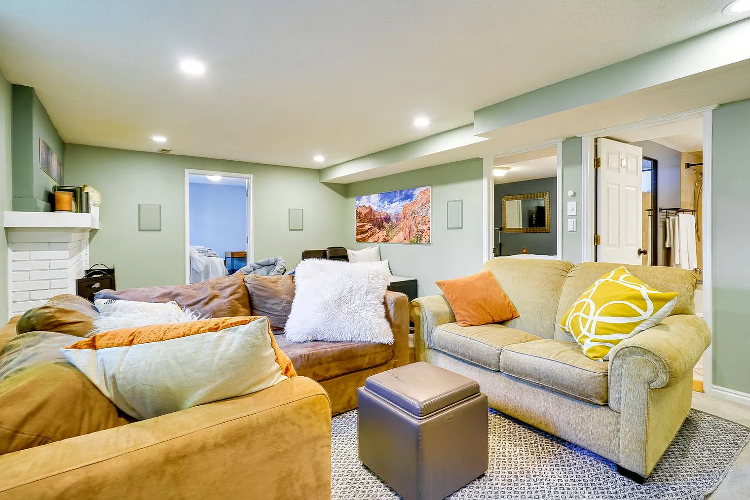 2 bed, 1.0 bath, 1894 sqft, $2,715 — Photo 3