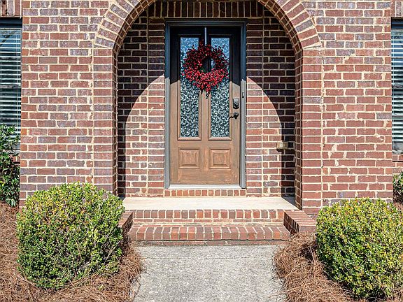 4th image of 467 Sherwood Cir