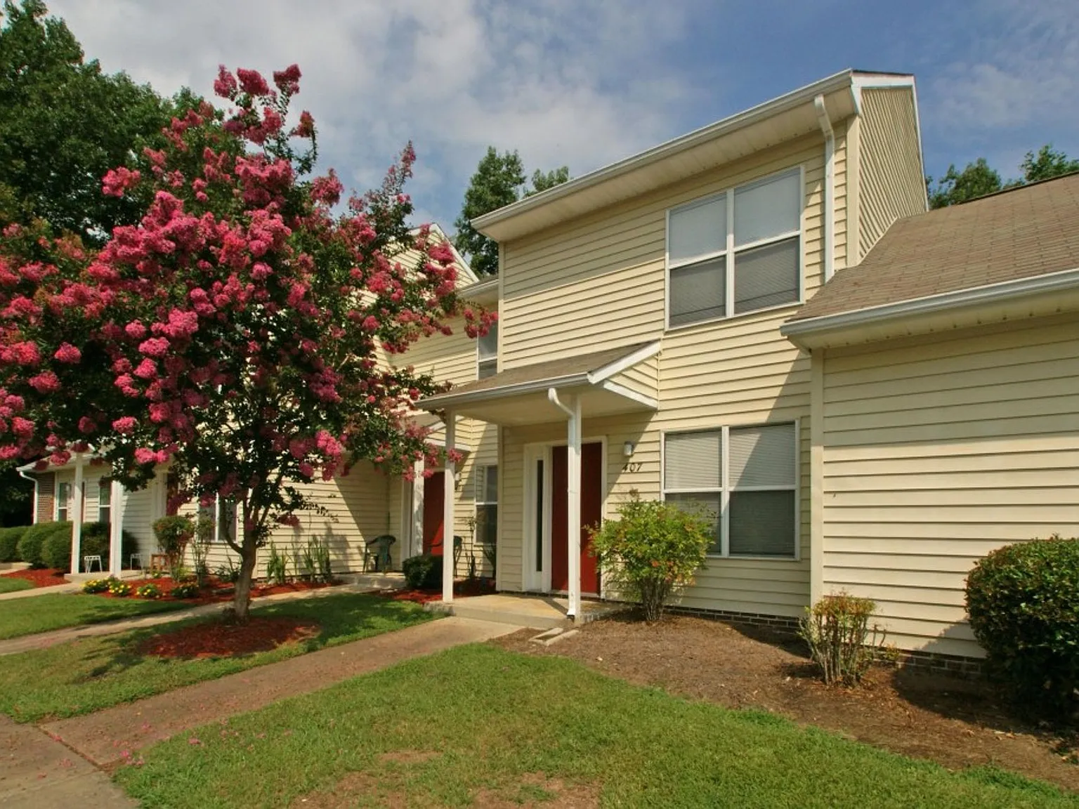 Conway Park Apartments — Photo 4
