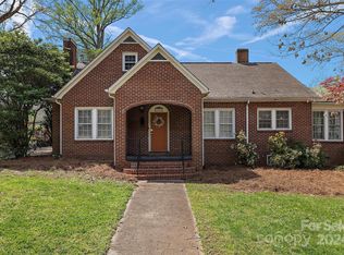 845 Woodland Rd, Statesville, NC 28677