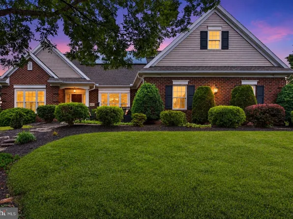 804 Shore Landing Dr, Lebanon, PA 17046